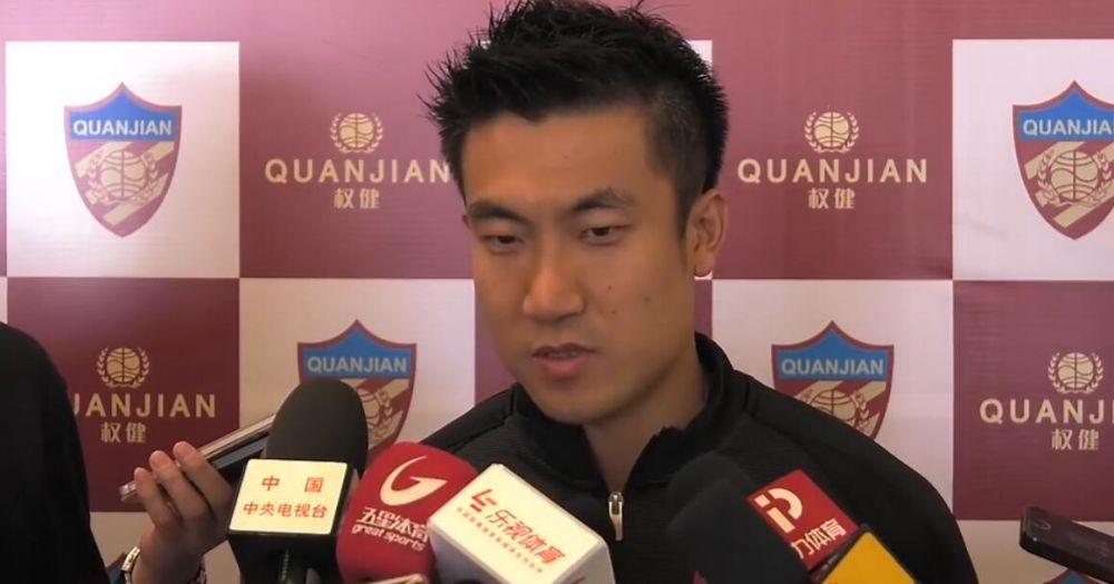 看起来，他并不仅仅是一个暴虐的外形杀手，还更加是一个对流行品位独特的时髦份子。