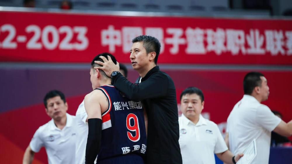 目前“哪吒”IP仅周边产品销售额就已突破20亿，带动相关制造业就业岗位增长15%，《哪吒之魔童闹海》形成了“内容生产-衍生开发-消费转化”的完整闭环。