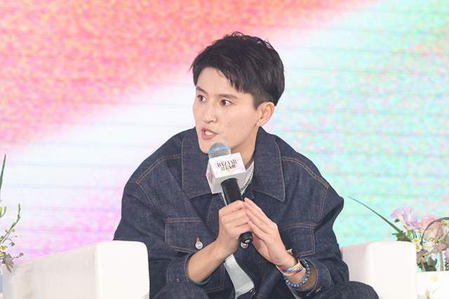 二人相隔16年再度合体，为新片《双狼》拉开全球宣传的序幕。