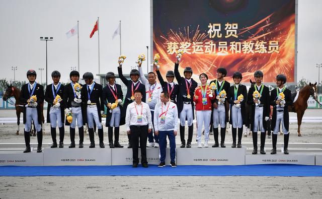 蒋老师提到，如今深海探测器、夜视装置、远程感应装置等技术的飞速发展，为拍摄工作提供了强大支撑。