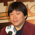 《绝命毒师》布莱恩留名星光大道 搞怪单手撑地 2013-07-17 洛杉矶当地时间7月16日，曾出演罪案剧《绝命毒师》好莱坞男星布莱恩·克兰斯顿留名星光大道。