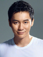 Inside Job, 2010 ）2008年，全球金融海啸，多国陷入金融危机，损失高达20万亿美元，数百万人加入失业大军，甚至丧失家园……本纪录片通过详尽的资料搜集，追访全球金融业界猛人、政客、财经记者，披露金融大鳄的崛兴之路，公开业内和学界贪污腐败的政策背后的惊人真相。